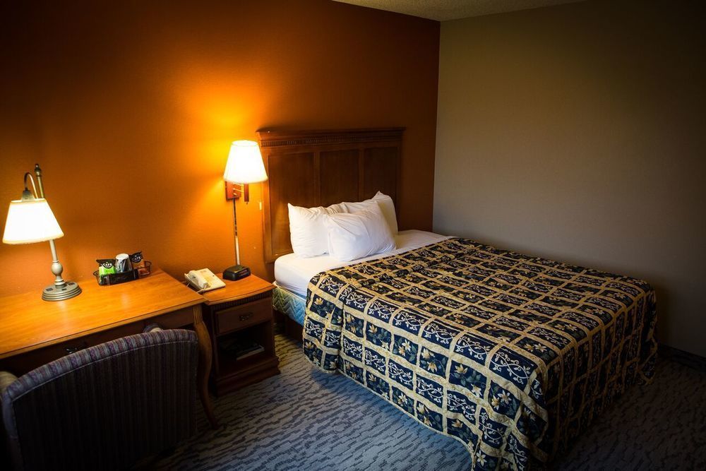 Regency Inn & Suites Anoka Esterno foto